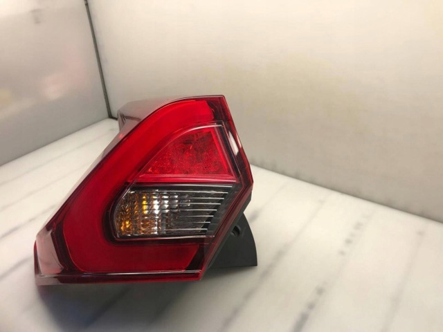Фонарь задний левый 8330B013 MITSUBISHI
