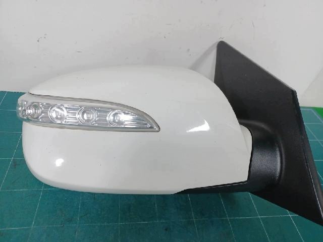 Боковое зеркало заднего вида правое 876202S010WAB HYUNDAI