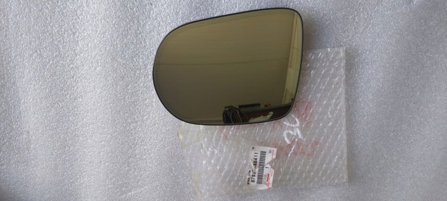 Стекло зеркала заднего вида, правого 8793148411 TOYOTA