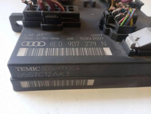 Блок управления комфортом Audi A4 B7