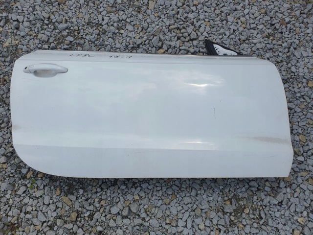 Пассажирская передняя дверь 8T0831052C VAG