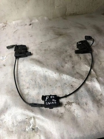 Замок крышки капота 8U0823509 VAG