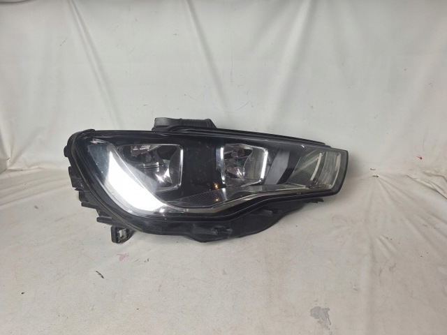 Фара правая 8V0941004A VAG