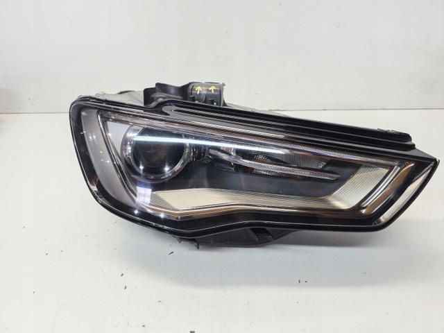 Правая блок фара 8V0941754A VAG