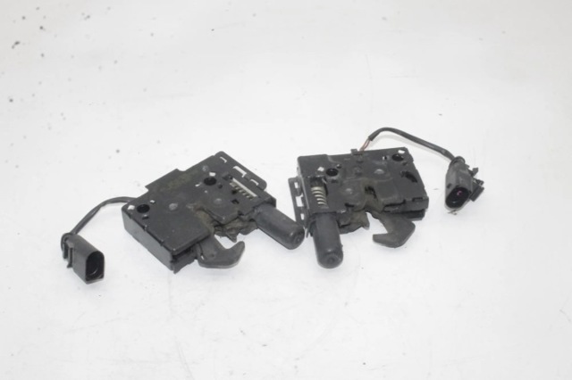 8W0823509C VAG Замок капота купить в Ровно