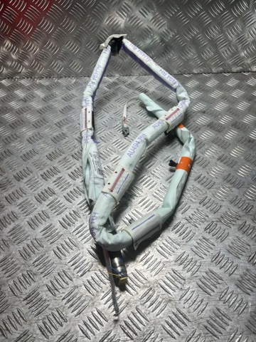 Шторка боковая правая 8W6880742G VAG