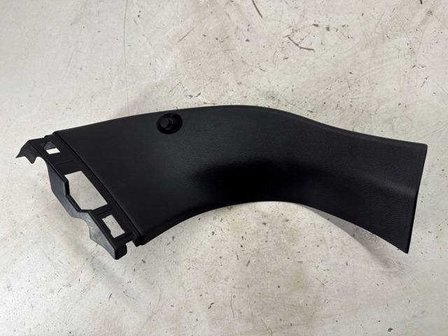 Обшивка-облицовка крышки багажника 909035DA0A NISSAN
