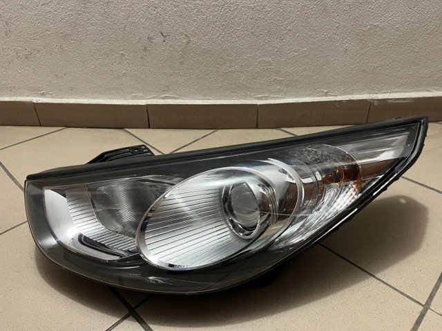Вставка фары левой 921012Y000 HYUNDAI