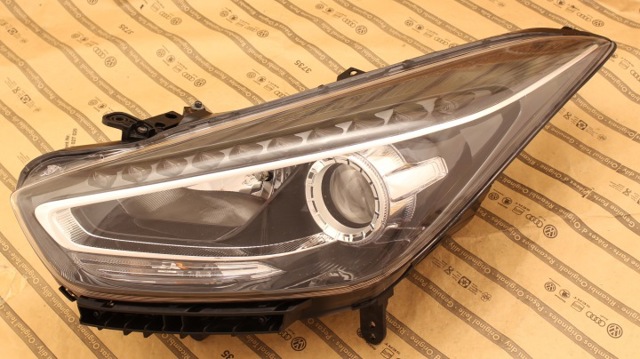 Фара дальнего света в сборе 921013Z530 HYUNDAI