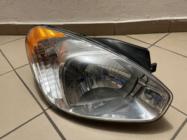 Правая блок фара 921021E000 HYUNDAI