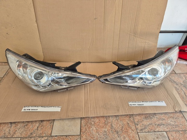 Вставка фары правой 921023Q000 HYUNDAI