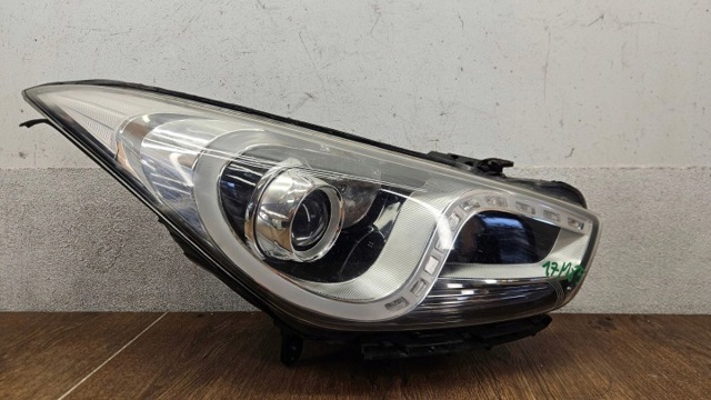 Фара передняя правая 921023ZXXX HYUNDAI