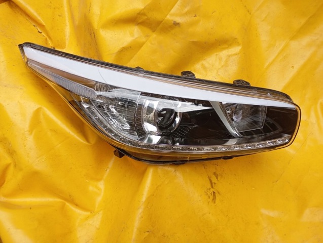 Основная фара - вставка 92102A2260 HYUNDAI
