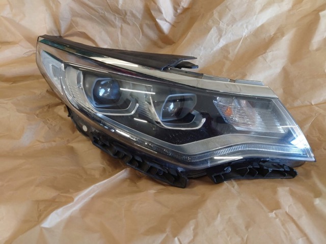 Вставка фары правой 92102D4300 HYUNDAI