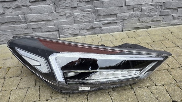 Основная фара - вставка 92102D7700 HYUNDAI