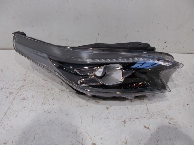 Вставка фары правой 92102J7300 HYUNDAI