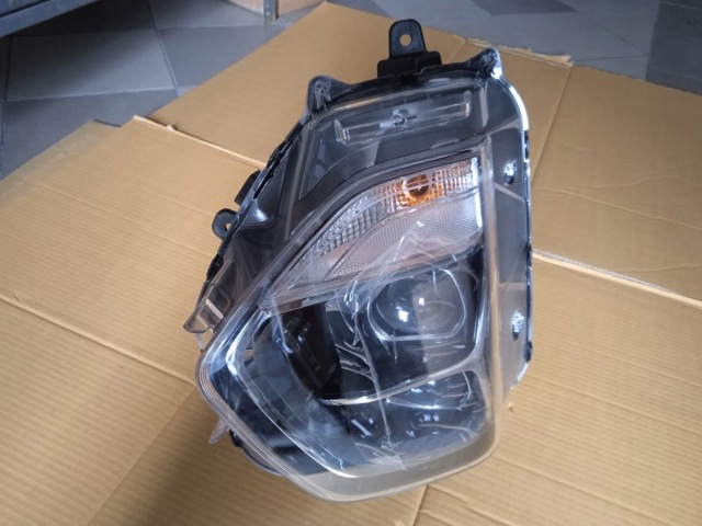 Фара передняя правая 92102S1110 HYUNDAI