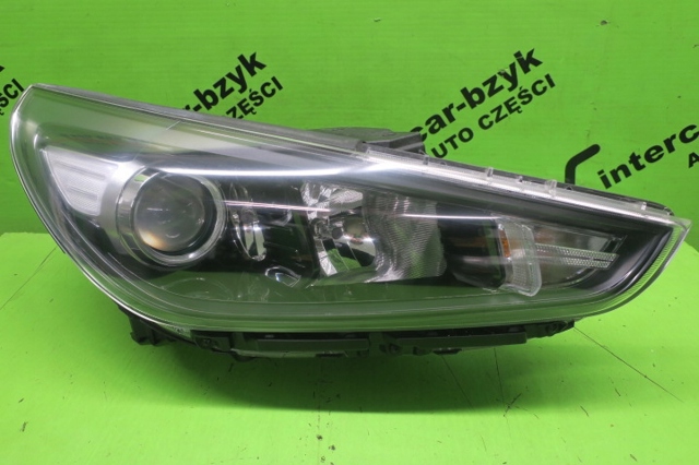 Вставка фары правой 9212025020 HYUNDAI