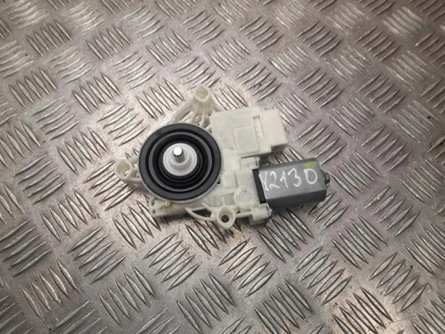 Мотор стеклоподъемника двери передней, правой 9479072 BMW