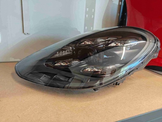 Основная фара - вставка 971941039L PORSCHE