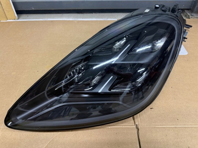 Основная фара в сборе левая 9Y0941035J PORSCHE