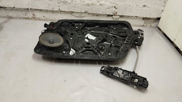 Замок передней пассажирской двери A0997202002 MERCEDES