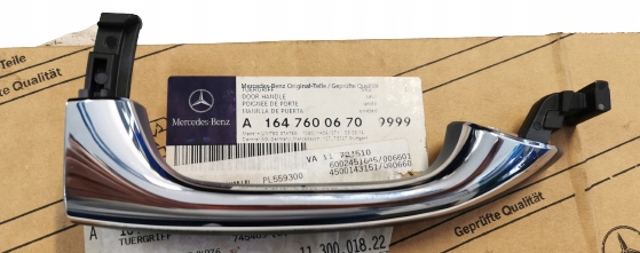 Ручка передней двери наружная, правая A1647600670 MERCEDES