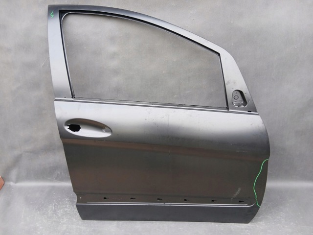 Пассажирская передняя дверь A1697202605 MERCEDES
