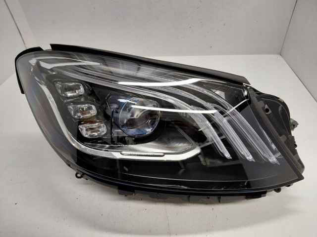 Вставка фары правой A2229067803 MERCEDES