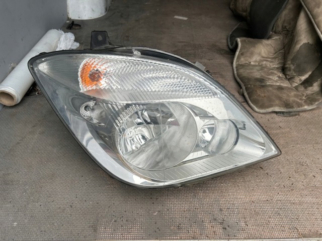 Основная фара - вставка Mercedes Sprinter 2 3,5-t