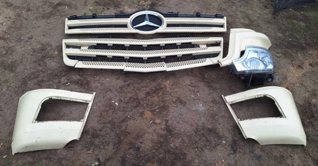 A9618850053 MERCEDES Решетка радиатора купить в Ирпень