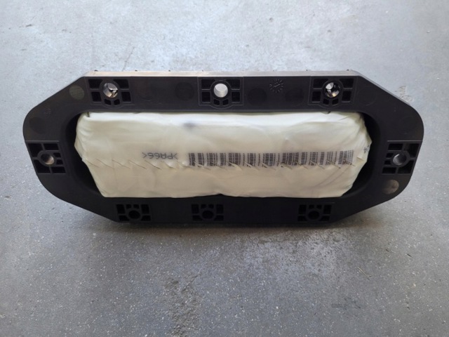 Подушка безопасности (AIRBAG) пассажирская CPLA044A74BC LAND ROVER
