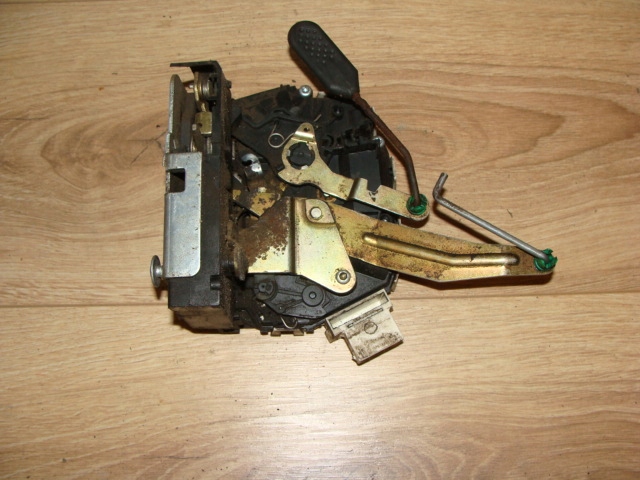 Замок крышки багажника FQR100570 LAND ROVER