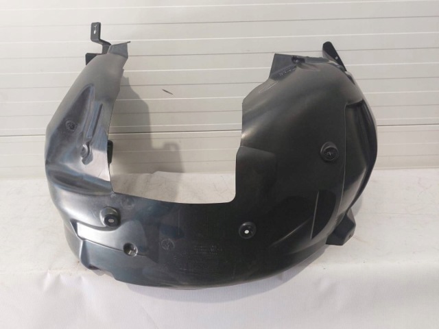 Подкрылок переднего крыла, правый FR3Z16102A FORD