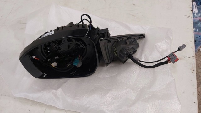 Боковое зеркало заднего вида левое LR065410 LAND ROVER