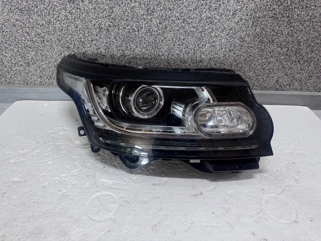 Фара правая LR067204 LAND ROVER