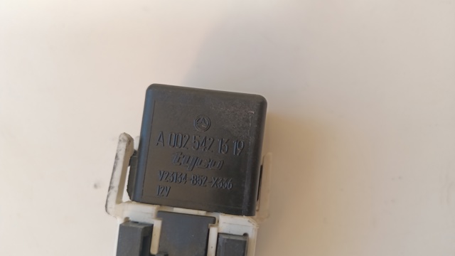 Реле электрическое многофункциональное A0025421319 MERCEDES