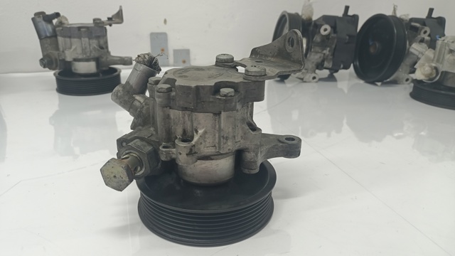 Насос гидроусилителя руля (ГУР) A0054660201 MERCEDES