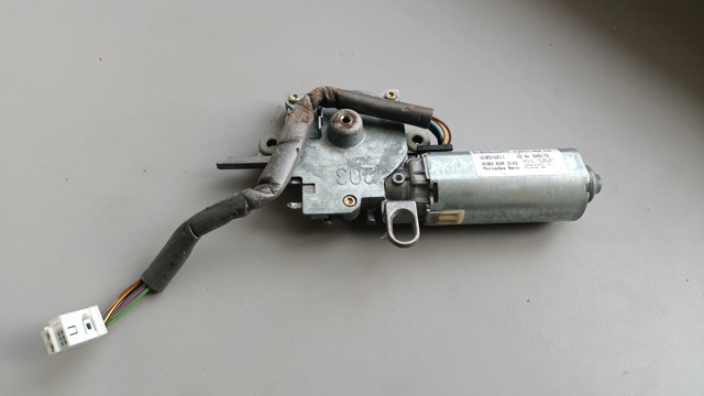 Мотор привода люка A2038203142 MERCEDES