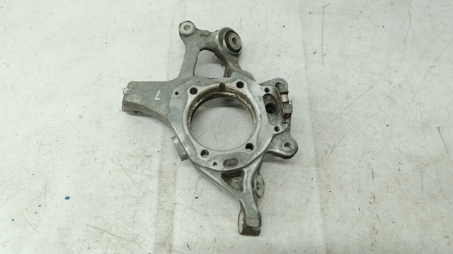 Кулак поворотный левый A2113508308 MERCEDES