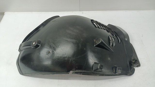Передний правый подкрылок крыла переднего  A2116980230 MERCEDES