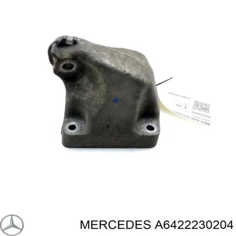Кронштейн подушки (опоры) двигателя, левой A6422230204 MERCEDES