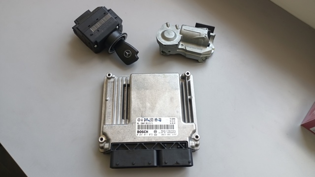Компьютер двигателя A6471530579 MERCEDES