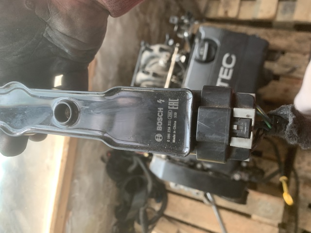 098622A211 BOSCH Катушка зажигания купить в Черновцы