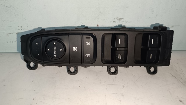 93570G5320 HYUNDAI Кнопочный блок управления стеклоподъемником передний левый купить в Черкассы