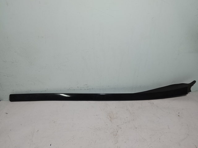 Молдинг крыши, правый A1566901800 MERCEDES