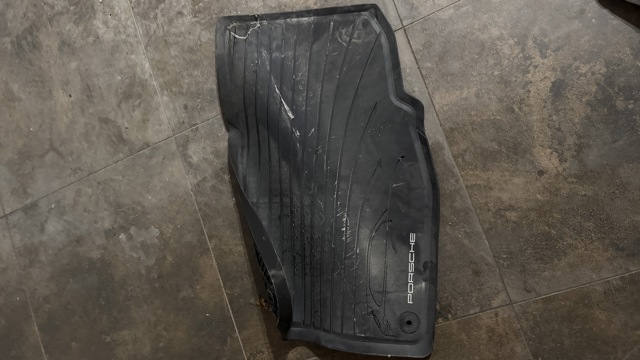 PORSCHE 9Y00448011E0 в наличии Черкассы
