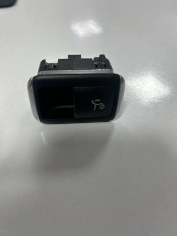 MERCEDES A1668707610 Кнопка салона привода крышки багажника (двери 3/5-й (ляды) в наличии Павлоград