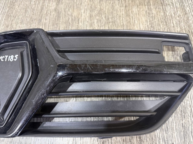 VOLVO 31383840 Заглушка (решетка) противотуманных фар бампера переднего правая в наличии Чернигов