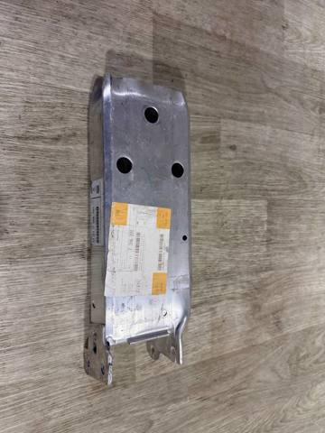 Кронштейн усилителя переднего бампера 51117266191 BMW